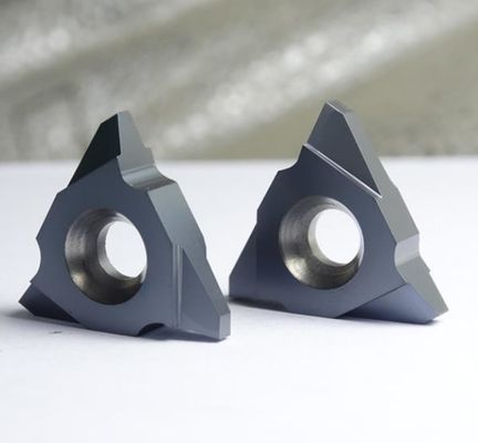 เครื่องมือแทรกเกลียว CNC ความทนทานสูง ความเหนียวขัดเงา